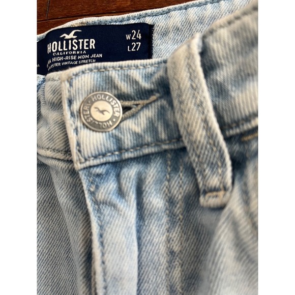 Hollister Ultra High Rise Mom Jeans Light Wash Distressed W24 L27 - Picture 5 of 16